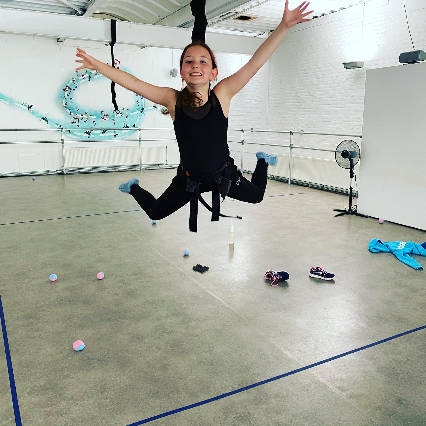 Bungee super fly & Aerial yoga Maandag 25 april om 13.00 -15.00 uur 

Komt je zoontje of dochter met ons mee vliegen?? Dit is je kans! Meld je zoon of dochter snel aan

#bungeejumping #bungeefitness #bungeeworkout #bungeesuperflykids #delfgauw #hoekvanholland #rotterdam #delft #nederland #flyhighstudio #activiteitenkinderen